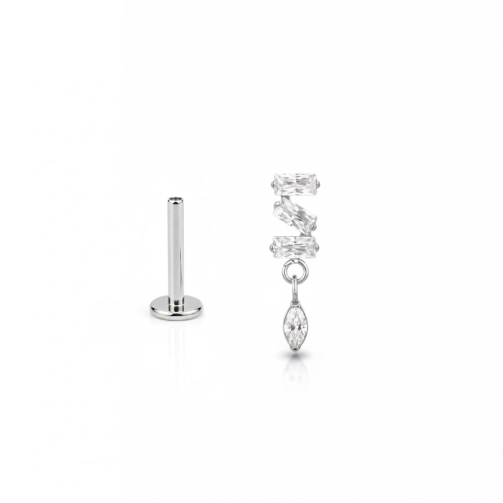 Piercing titanio Baguette Pendant, con tre pietre baguette rettangolari e pendente brillantino, gioiello anallergico