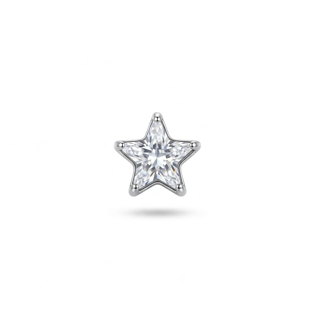 Questo gioiello in titanio è perfetto per aggiungere un tocco luminoso e giocoso al tuo ear styling. Disponibile nella versione crystal oppure rosa, per scegliere il dettaglio che più ti rappresenta.