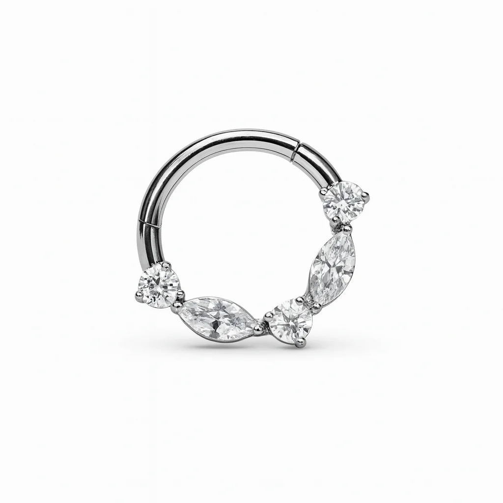 Scopri Candy Bubble Ring, piercing in titanio con design a bolle. Comfort, qualità e stile in un gioiello luminoso e sicuro.