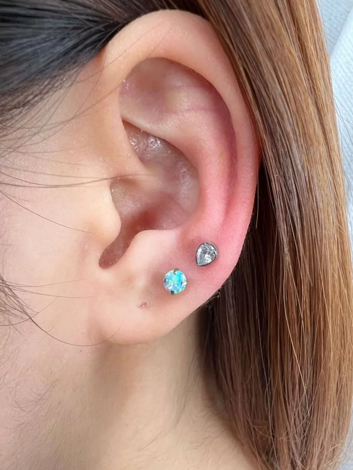 Gioiello Piercing Titanio Threadless con Zircone a taglio Goccia, massima brillantezza