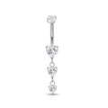 Piercing ombelico in titanio ASTM F136 con elegante pendente composto da cuori in zirconia brillante. Ipoallergenico, resistente e perfetto per valorizzare il tuo look con un tocco romantico.