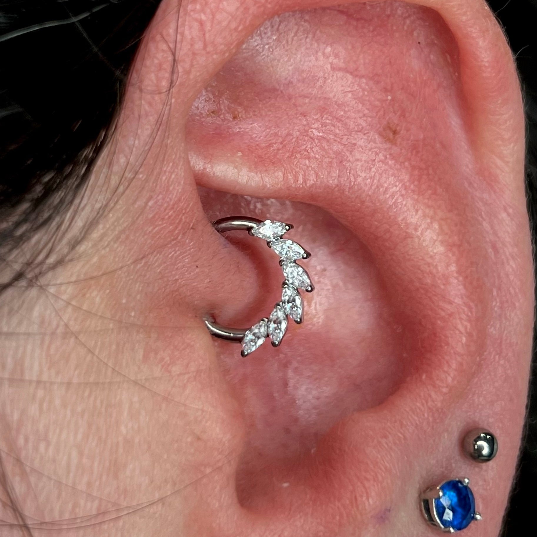 Clicker per piercing septum o Daith "Leaf Clicker" con design a foglia