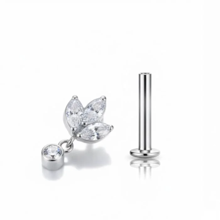 Gioiello Piercing Titanio con decorazione a Fiore Pendente e petali di zirconi, design elegante