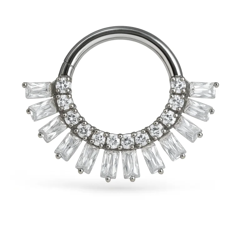 Porta luce e stile al tuo look con Sunny Shiny Clicker in titanio, il piercing elegante e brillante pensato per chi ama distinguersi con semplicità.
Realizzato in titanio da implantologia, è ipoallergenico, leggero e perfetto anche per le pelli più sensibili.