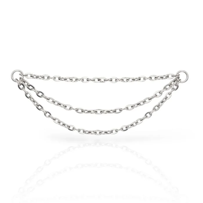 Catenella tripla "Triple Chain" in titanio di grado implantare, design a tre fili pendenti. Accessorio versatile per piercing che collega fori multipli (ear styling)