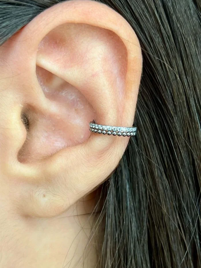 Asia Ring piercing in titanio ipoallergenico – anello per piercing professionale, sicuro e di alta qualità, adatto a vari fori e stili.