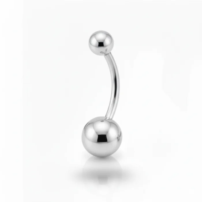 Piercing ombelico Basic Navel in titanio lucido – design minimalista e confortevole, ideale come primo gioiello o per uso quotidiano.