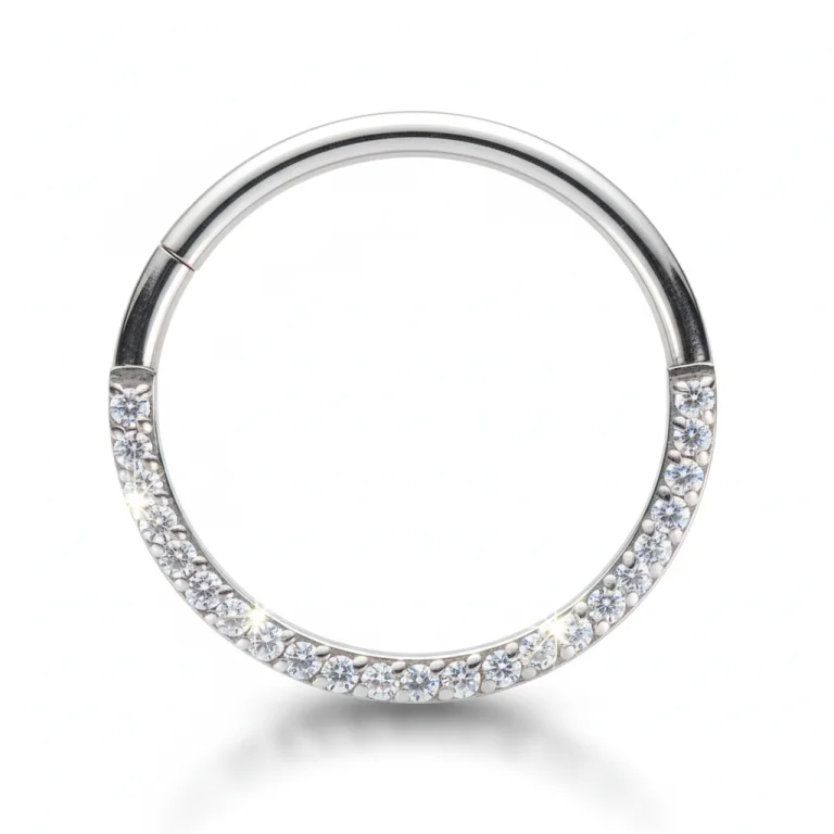 Piercing Basic Shine Clicker in titanio lucido, design semplice e raffinato con chiusura pratica a click.