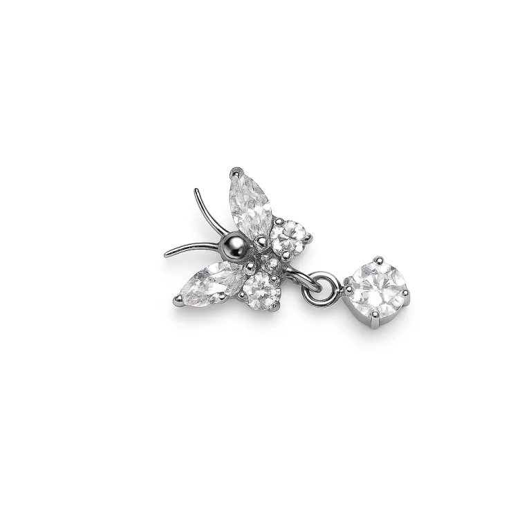Piercing in titanio ipoallergenico Butterfly Drop, design delicato a farfalla ideale per look femminili e luminosi.