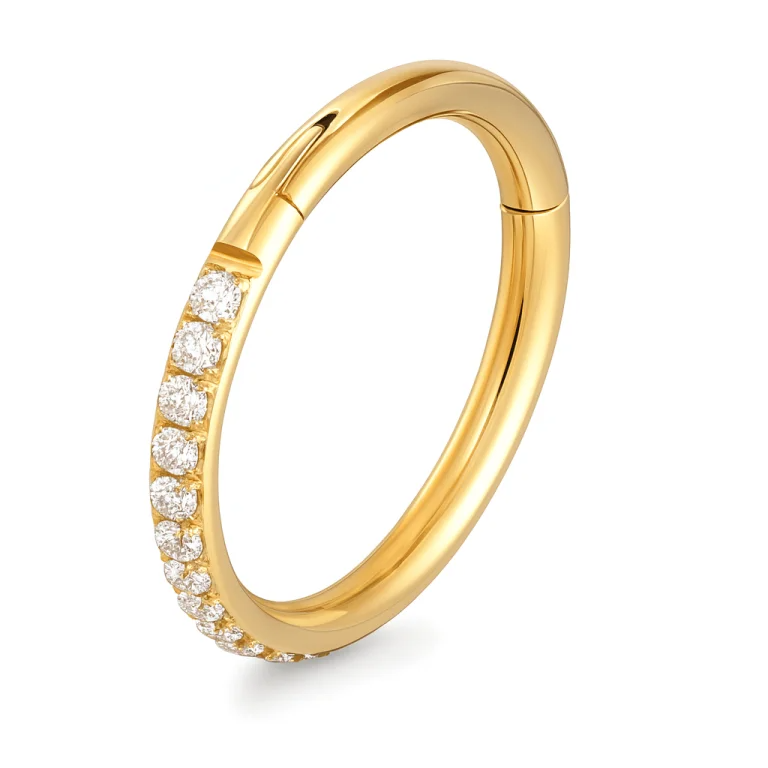 Anello piercing in oro circle gold dal design minimalista e raffinato, finitura lucida e tono caldo.