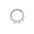 Heart Clicker in titanio: piercing elegante a forma di cuore. Titanio ipoallergenico, resistente e perfetto per uno stile romantico e moderno.