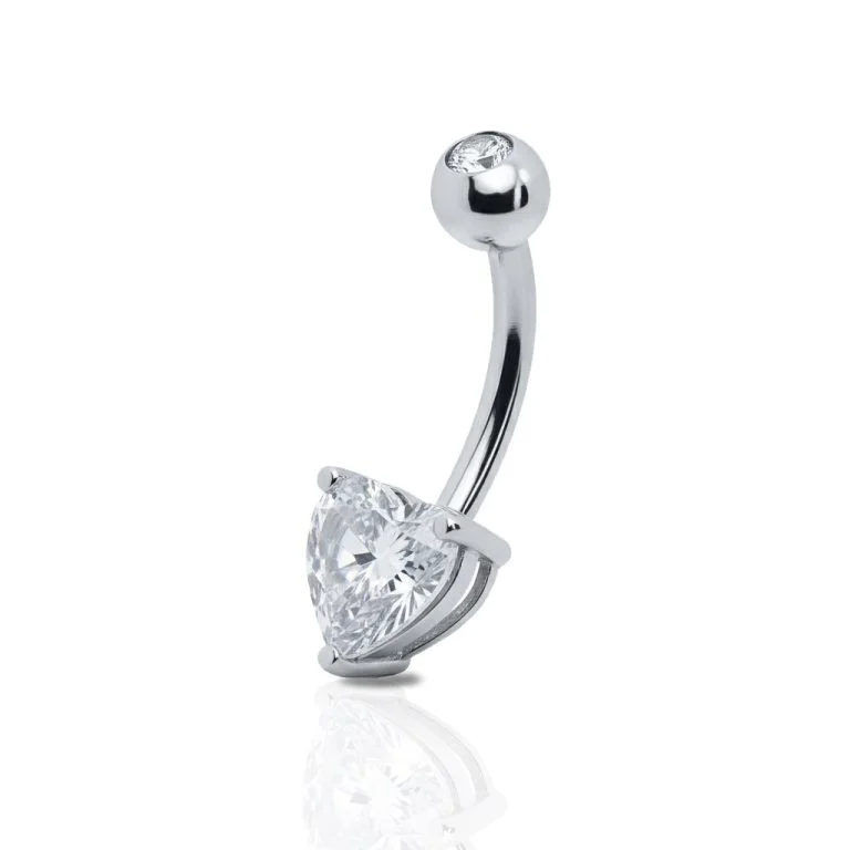 Il Heart Gold Navel in Titanio è un gioiello pensato per chi cerca sicurezza, comfort e stile in un unico piercing. Realizzato in titanio di grado implantare, è completamente ipoallergenico, leggero e resistente alla corrosione, rendendolo perfetto anche per pelli sensibili.