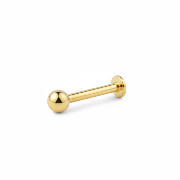 Scopri la delicatezza di Little Gold in oro, il piercing piccolo e raffinato perfetto per chi ama la semplicità con un tocco di eleganza. Realizzato in oro 14K , sicuro sulla pelle e adatto anche alle persone con pelli sensibili.