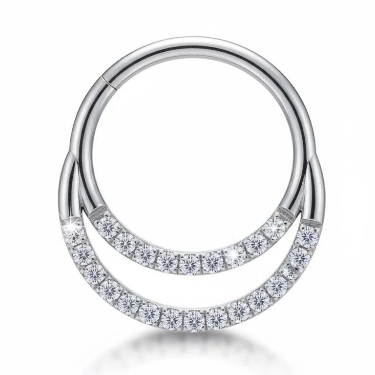 Piercing Lola Clicker in titanio – anello con chiusura a click, elegante, ipoallergenico e resistente, perfetto per naso, setto o orecchio.