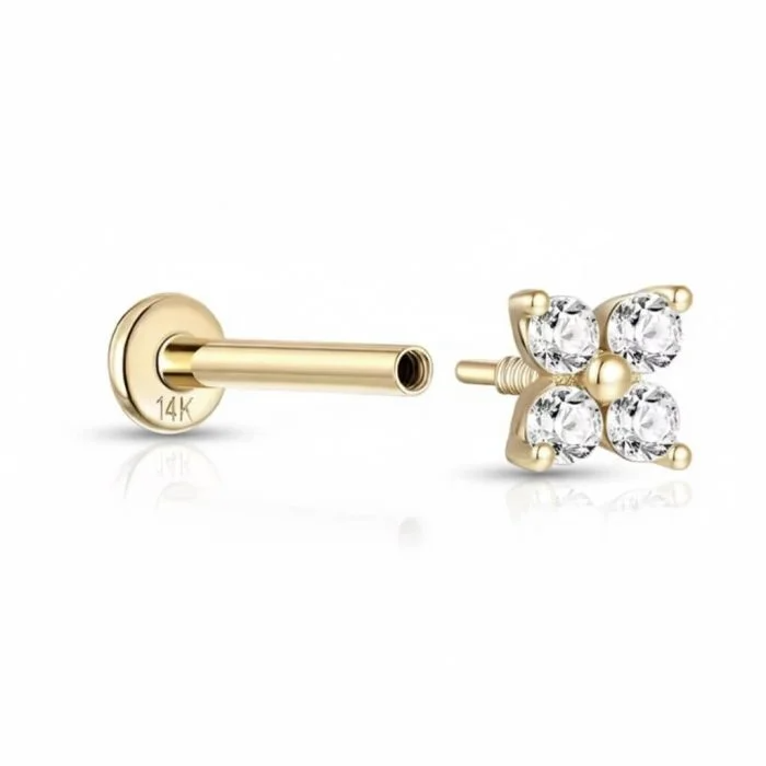 Scopri il Lucky Flower Gold Piercing in oro 14k : un gioiello raffinato e delicato, ispirato ai fiori portafortuna. Perfetto per uno stile elegante e luminoso ogni giorno.