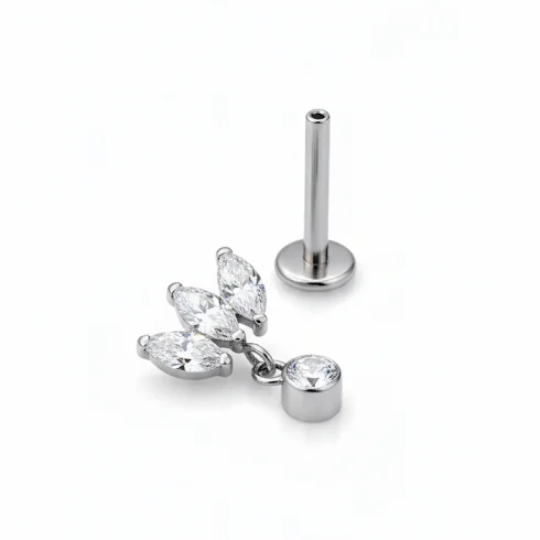 Piercing Marquise Dot Charm con design luminoso e moderno