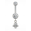 Scopri il Pendant Charm Navel in titanio: un piercing ombelico elegante e luminoso, ipoallergenico e resistente. Il perfetto equilibrio tra stile e comfort.