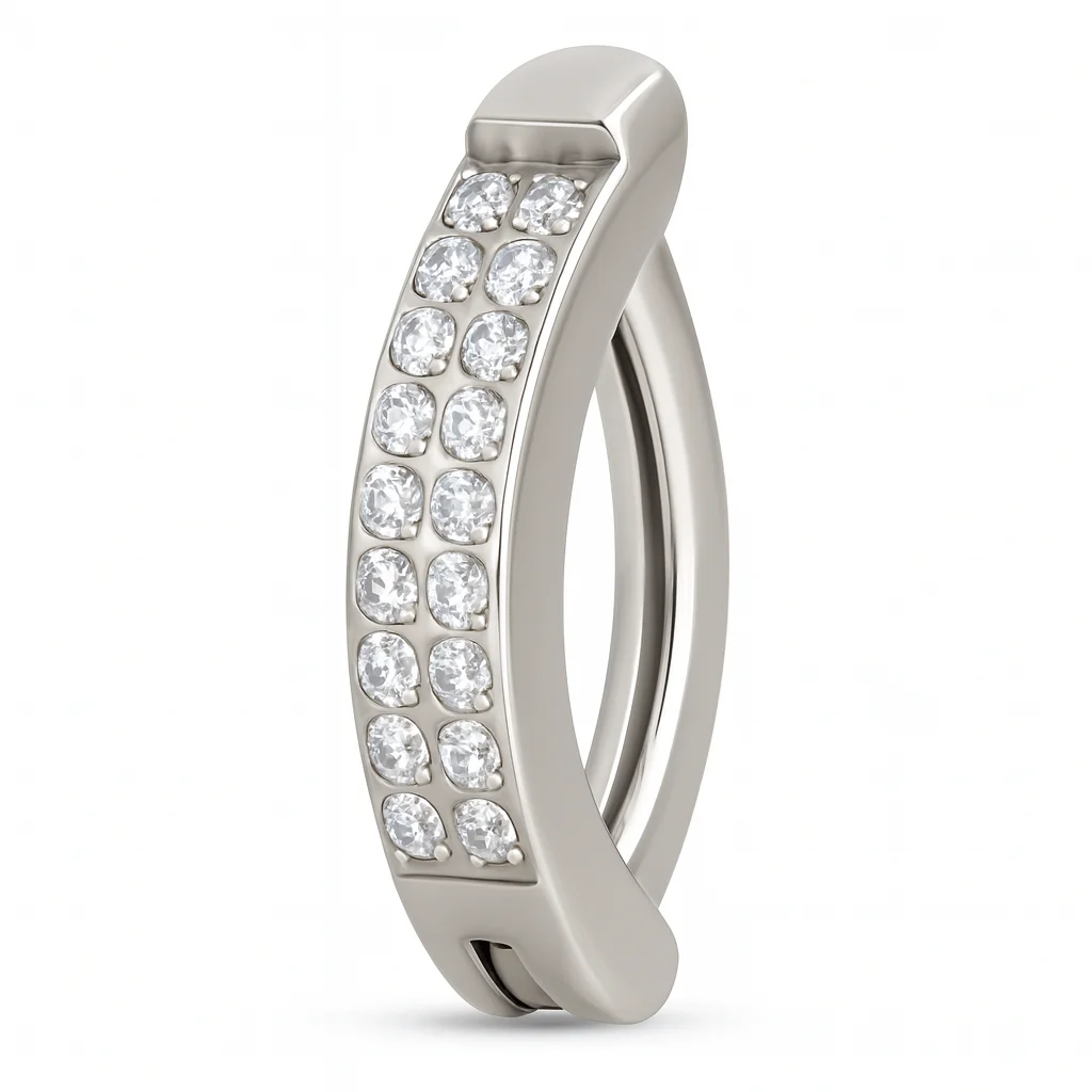 Aggiungi luce al tuo stile con il Perfect Navel in titanio: un piercing moderno, brillante e sicuro, realizzato in titanio ipoallergenico di alta qualità.