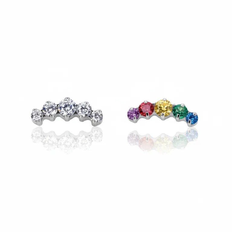 Piercing Power Cluster in titanio, gioiello con cluster di pietre brillanti per orecchio.