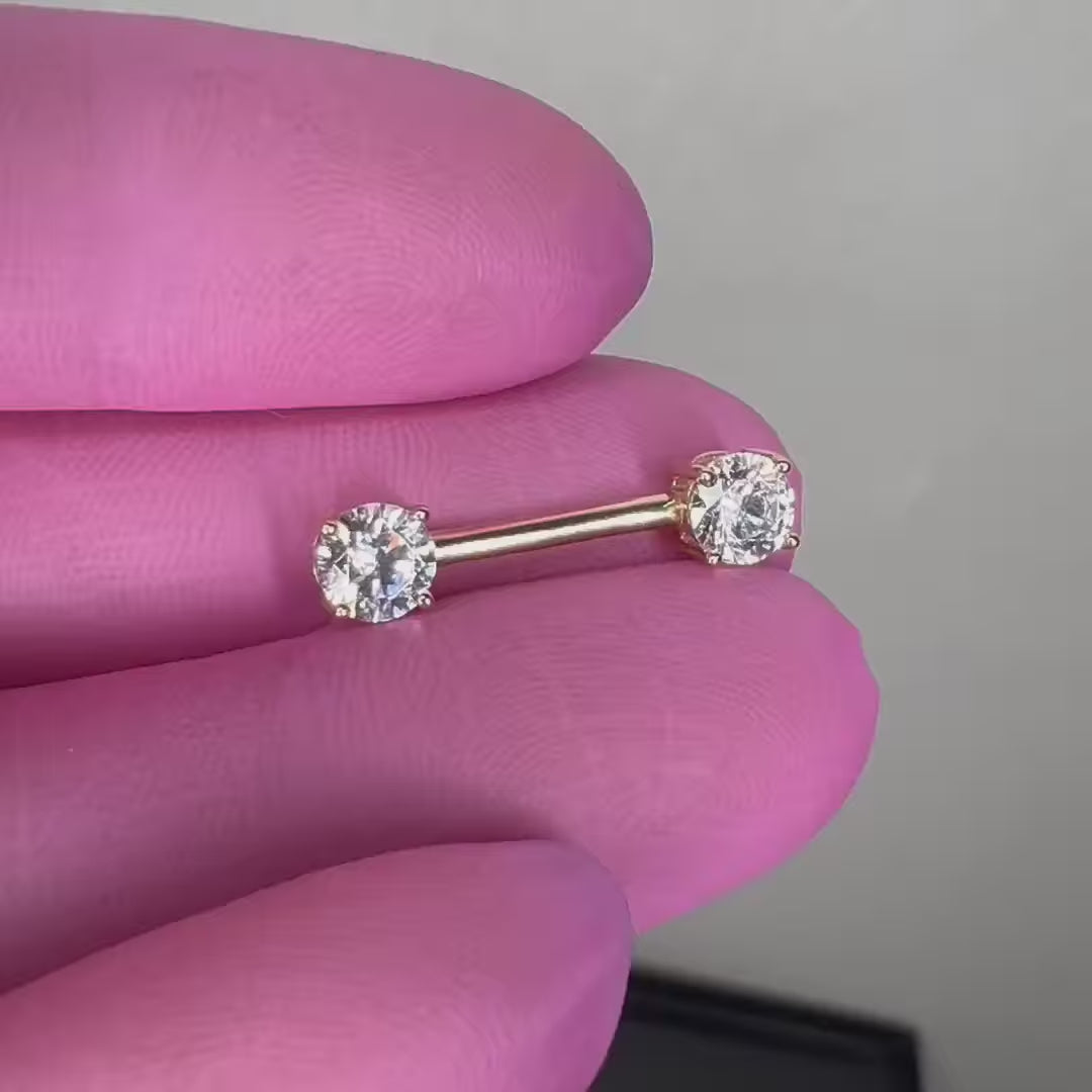 Scopri Bright Nipple, il piercing in oro per capezzolo che unisce brillantezza, comfort e stile. Ideale per un look audace e sofisticato.