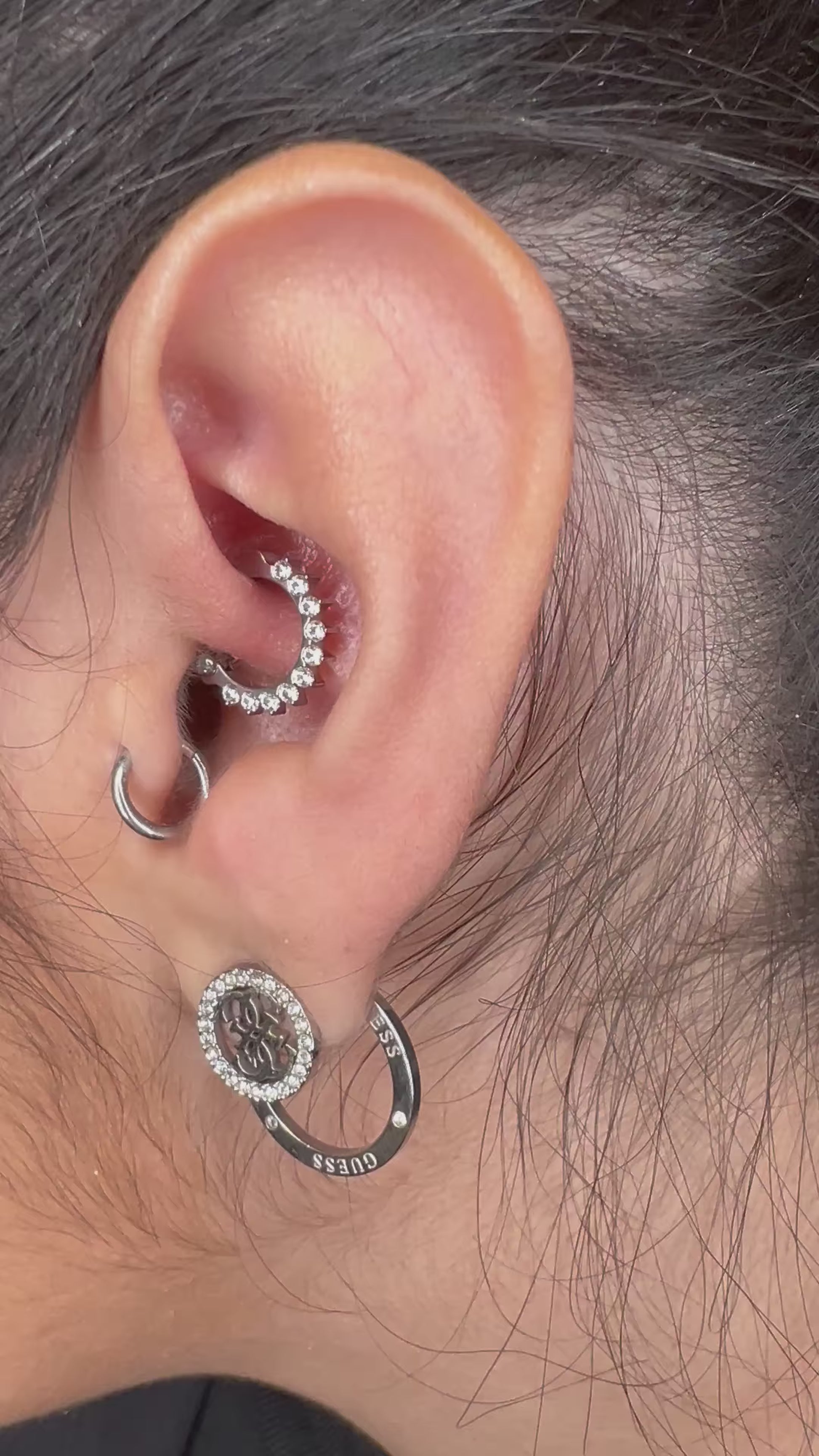 Piercing Devil Septum in titanio – anello dal design audace e resistente, ipoallergenico e perfetto per uno stile deciso e alternativo.