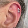 Piercing in titanio grado medicale con pietra marquise a quattro punte, elegante e luminoso per orecchio e cartilagine.