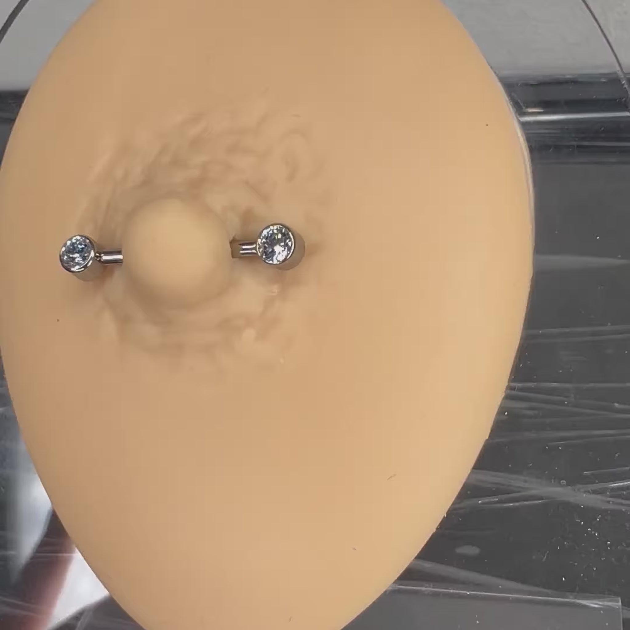 Piercing Nipple Bilanciere Titanio con due Punti Brillanti (White Dot) Threadless, ipoallergenico