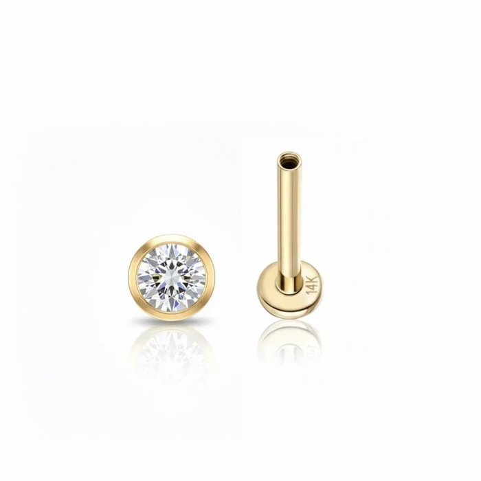 Shiny Bar Gold piercing in oro giallo lucido – gioiello elegante e resistente, ideale per look discreto ma di tendenza.