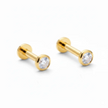 Shiny Bar Gold piercing in oro giallo lucido – gioiello elegante e resistente, ideale per look discreto ma di tendenza.