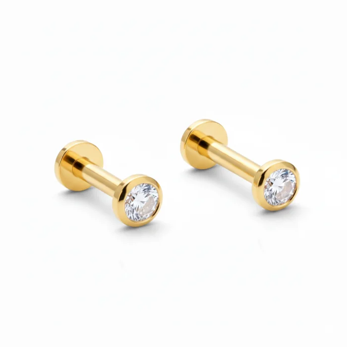 Shiny Bar Gold piercing in oro giallo lucido – gioiello elegante e resistente, ideale per look discreto ma di tendenza.