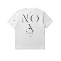 T-shirt bianca Noa Ink unisex, design minimal, cotone di alta qualità, stile streetwear urban.